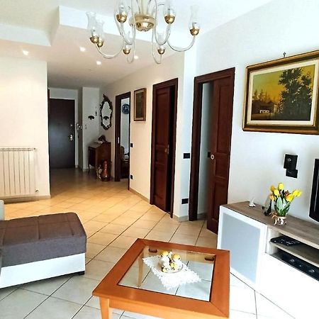 Il Tulipano Apartment San Bartolomeo Al Mare Ngoại thất bức ảnh