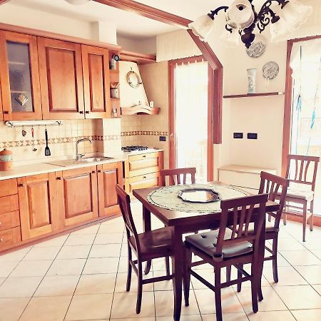 Il Tulipano Apartment San Bartolomeo Al Mare Ngoại thất bức ảnh