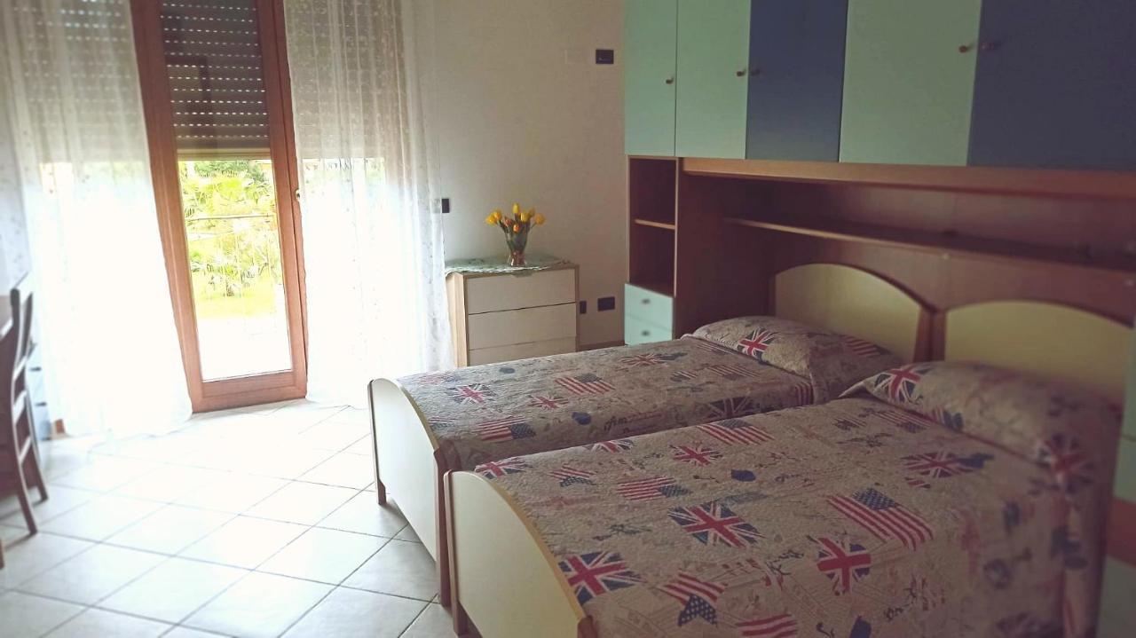 Il Tulipano Apartment San Bartolomeo Al Mare Ngoại thất bức ảnh