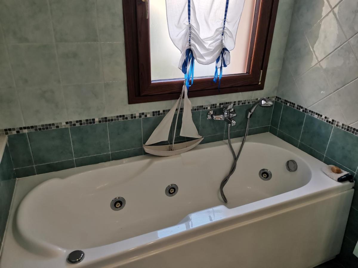 Il Tulipano Apartment San Bartolomeo Al Mare Ngoại thất bức ảnh