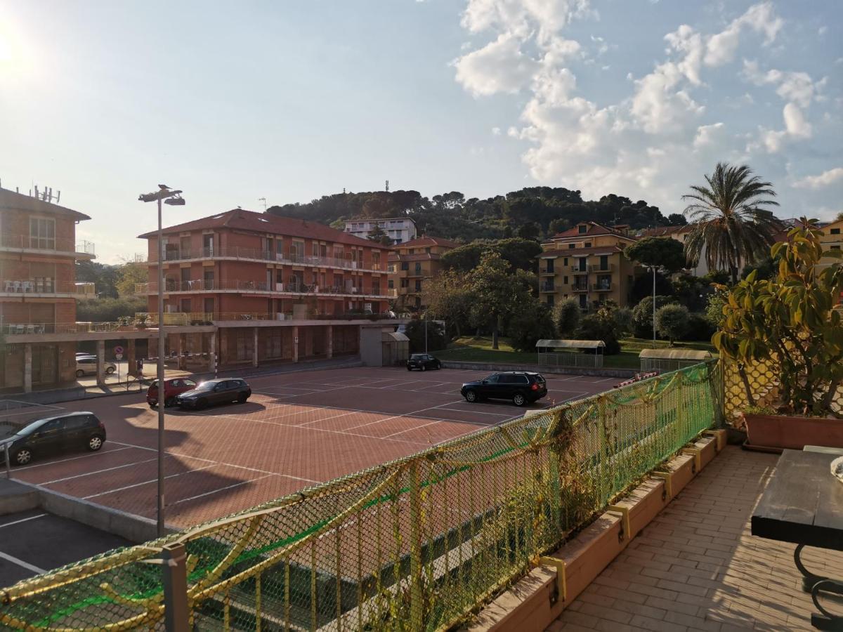 Il Tulipano Apartment San Bartolomeo Al Mare Ngoại thất bức ảnh